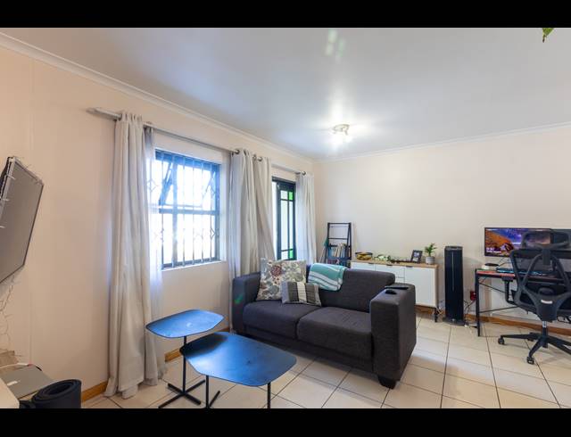 1 BEDROOM APARTMENT TO LET IN RONDEBOSCH VILLAGE